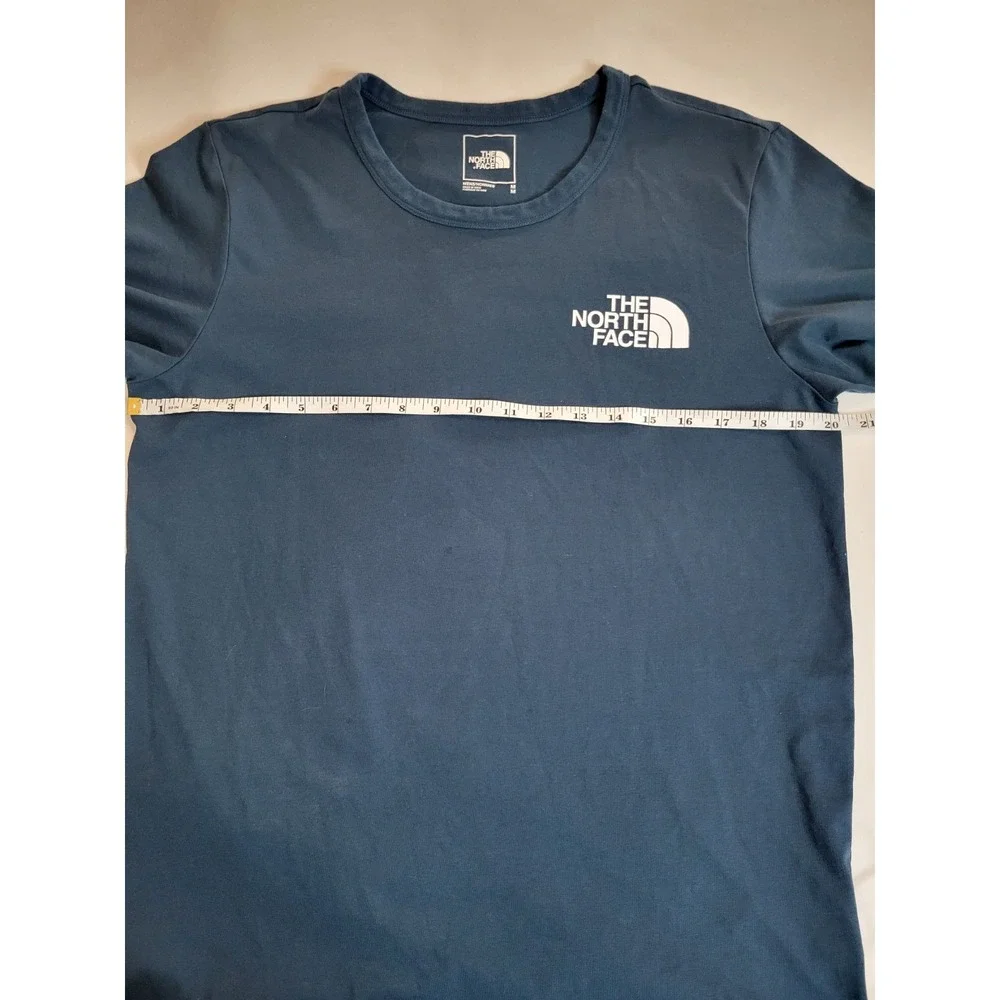 The Northface Himalayan Blue Poppy T-Shirt Size Medium‎ Short Sleeve Graphic